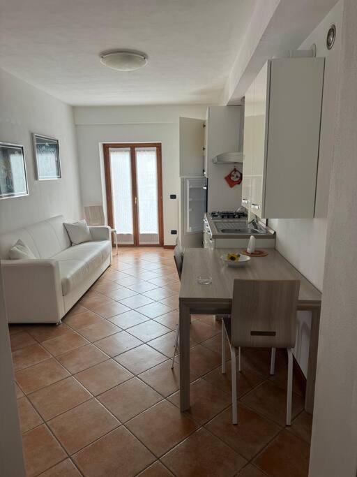 Suite Panoramica Casa Vacanza Di Alex G Oltre il Colle エクステリア 写真