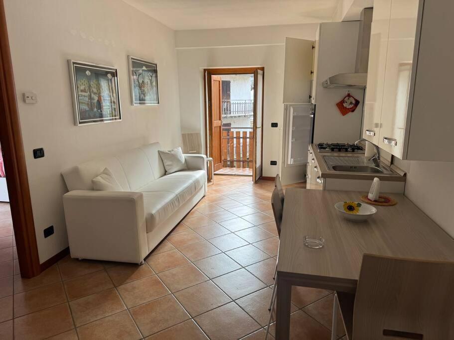 Suite Panoramica Casa Vacanza Di Alex G Oltre il Colle エクステリア 写真