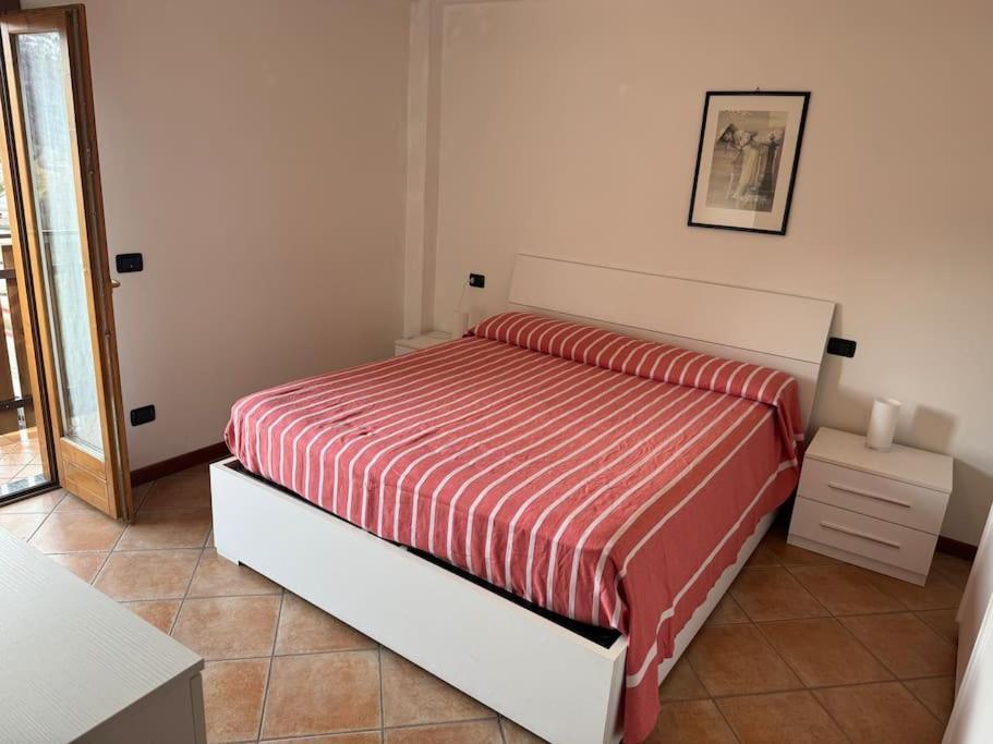 Suite Panoramica Casa Vacanza Di Alex G Oltre il Colle エクステリア 写真