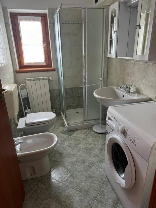Suite Panoramica Casa Vacanza Di Alex G Oltre il Colle エクステリア 写真