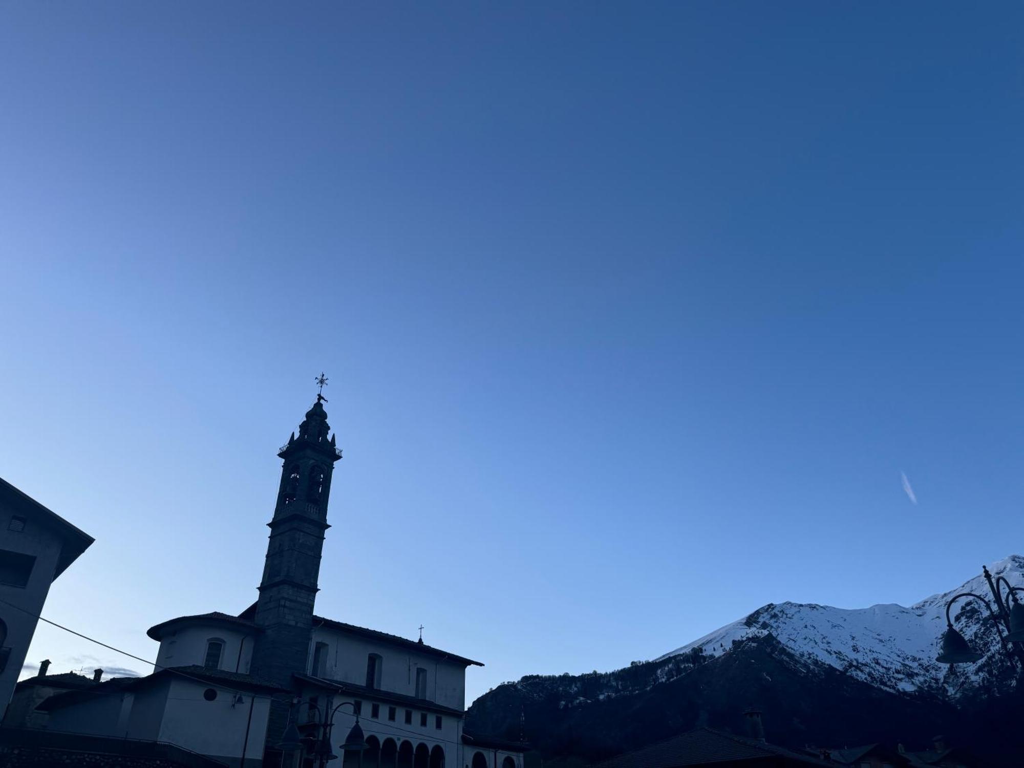 Suite Panoramica Casa Vacanza Di Alex G Oltre il Colle エクステリア 写真