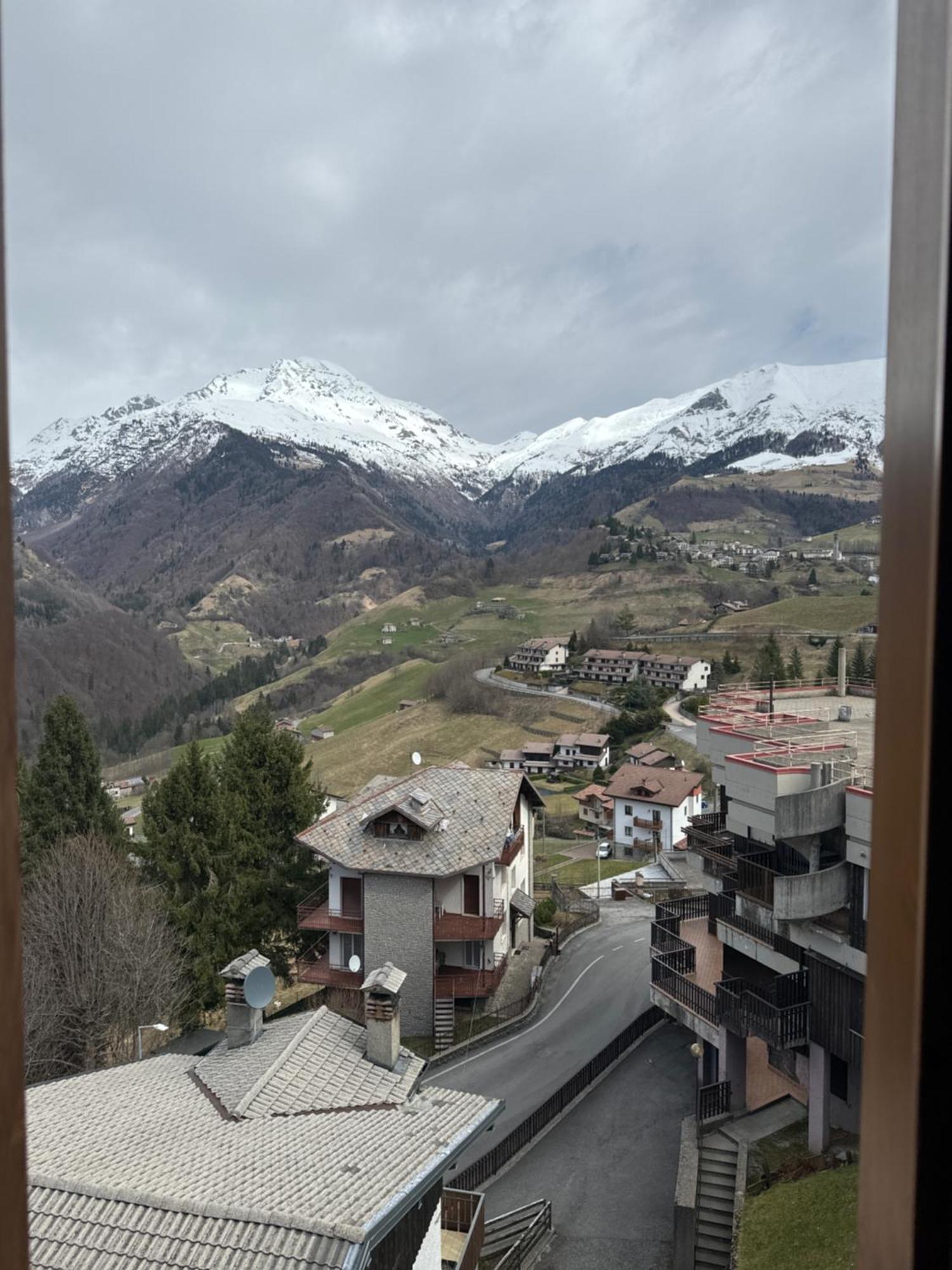 Suite Panoramica Casa Vacanza Di Alex G Oltre il Colle エクステリア 写真