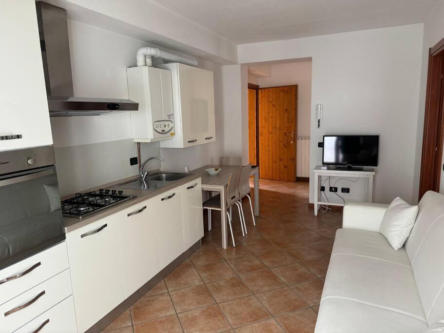 Suite Panoramica Casa Vacanza Di Alex G Oltre il Colle エクステリア 写真
